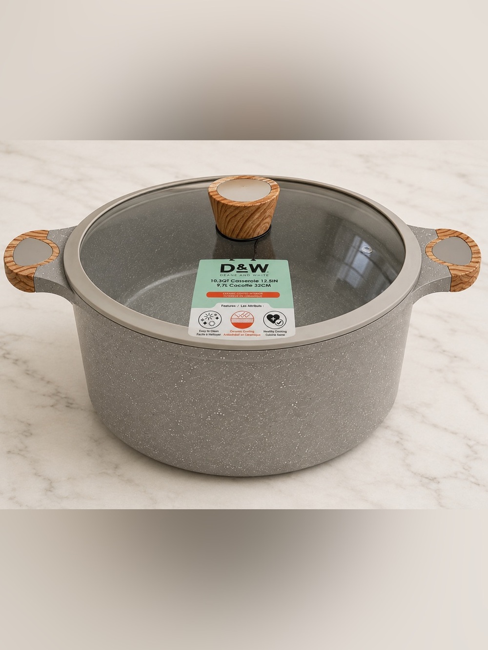D & W 10.3” quart casserole/pot New